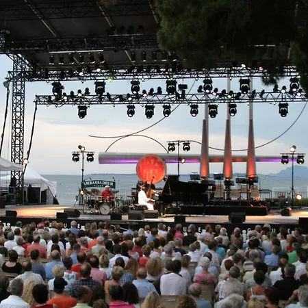 Lou Couquet アパート